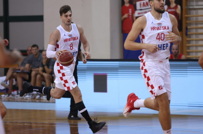 Opatija, 180822. SD Marino Cvetkovic. Pripremna utakmica hrvatske muske kosarkaske reprezentacije pred nastup na EuroBasketu protiv Madjarske. Na fotografiji: Mario Hezonja.